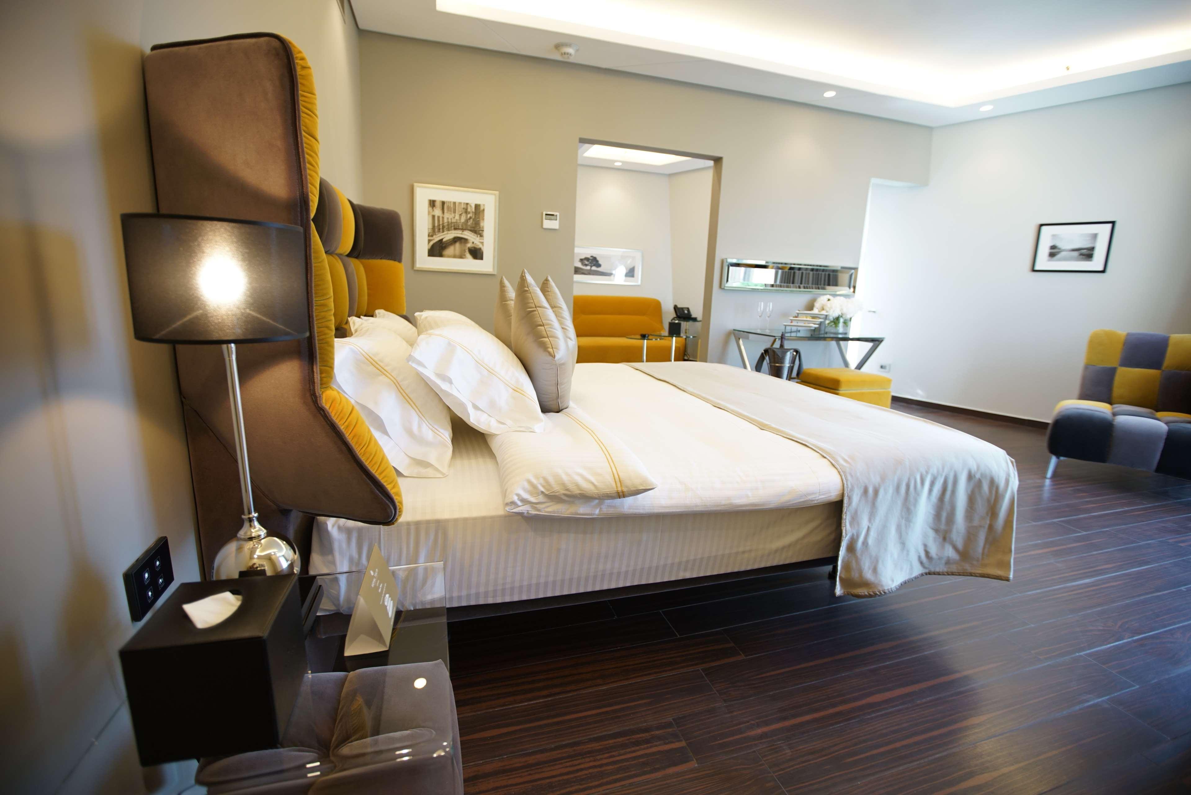 Royal Tulip Achrafieh Hotel Beirut Ngoại thất bức ảnh