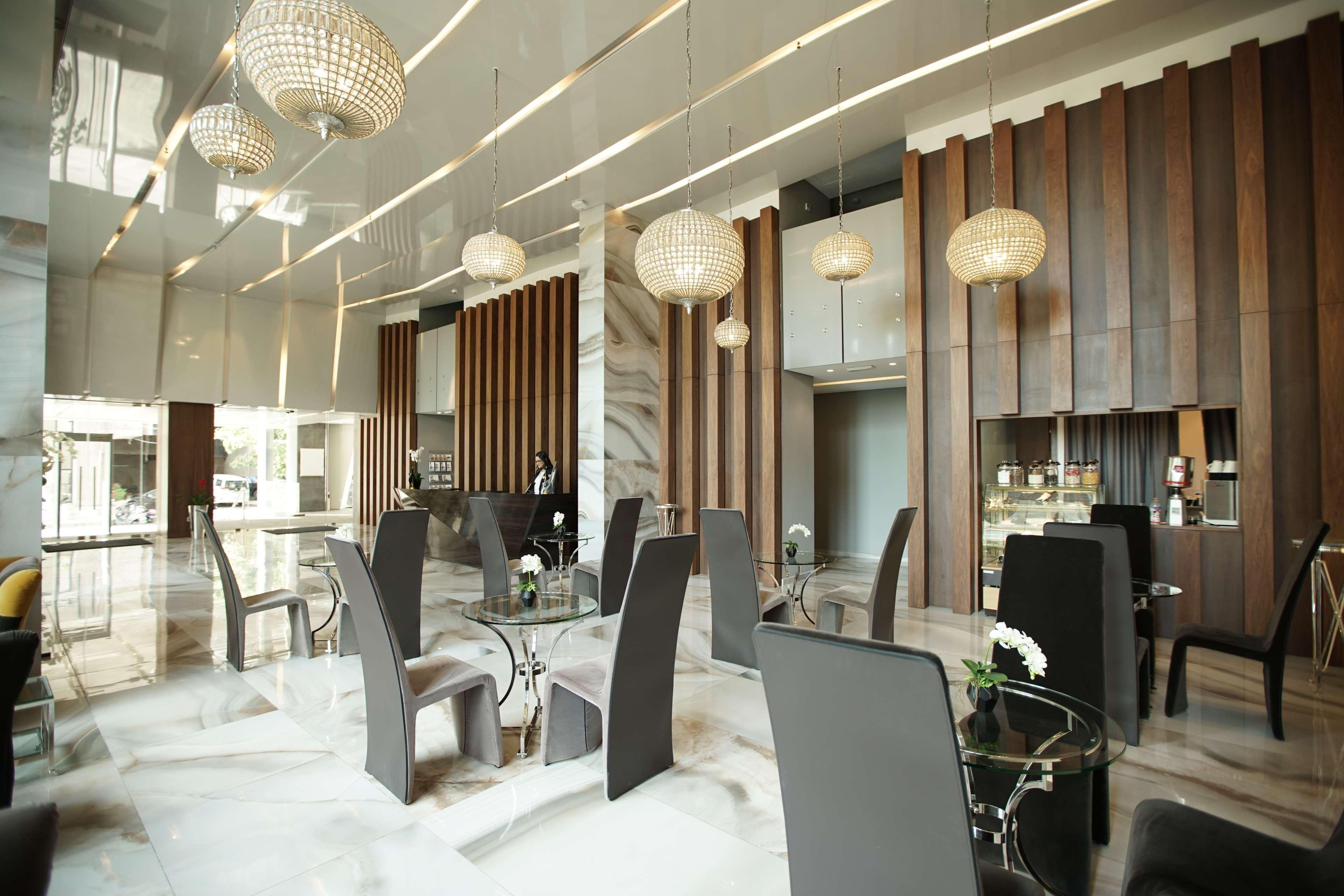 Royal Tulip Achrafieh Hotel Beirut Ngoại thất bức ảnh