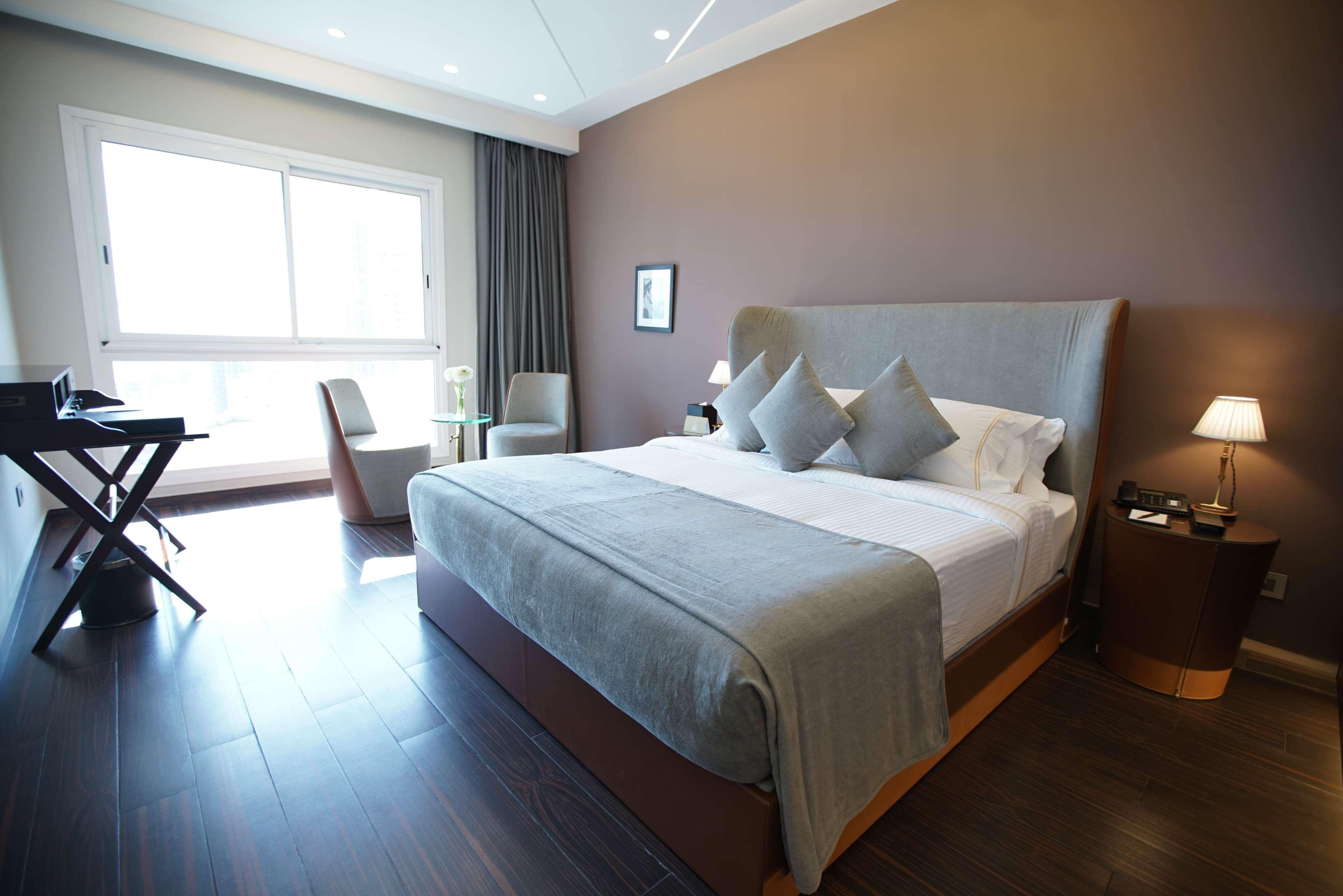 Royal Tulip Achrafieh Hotel Beirut Ngoại thất bức ảnh