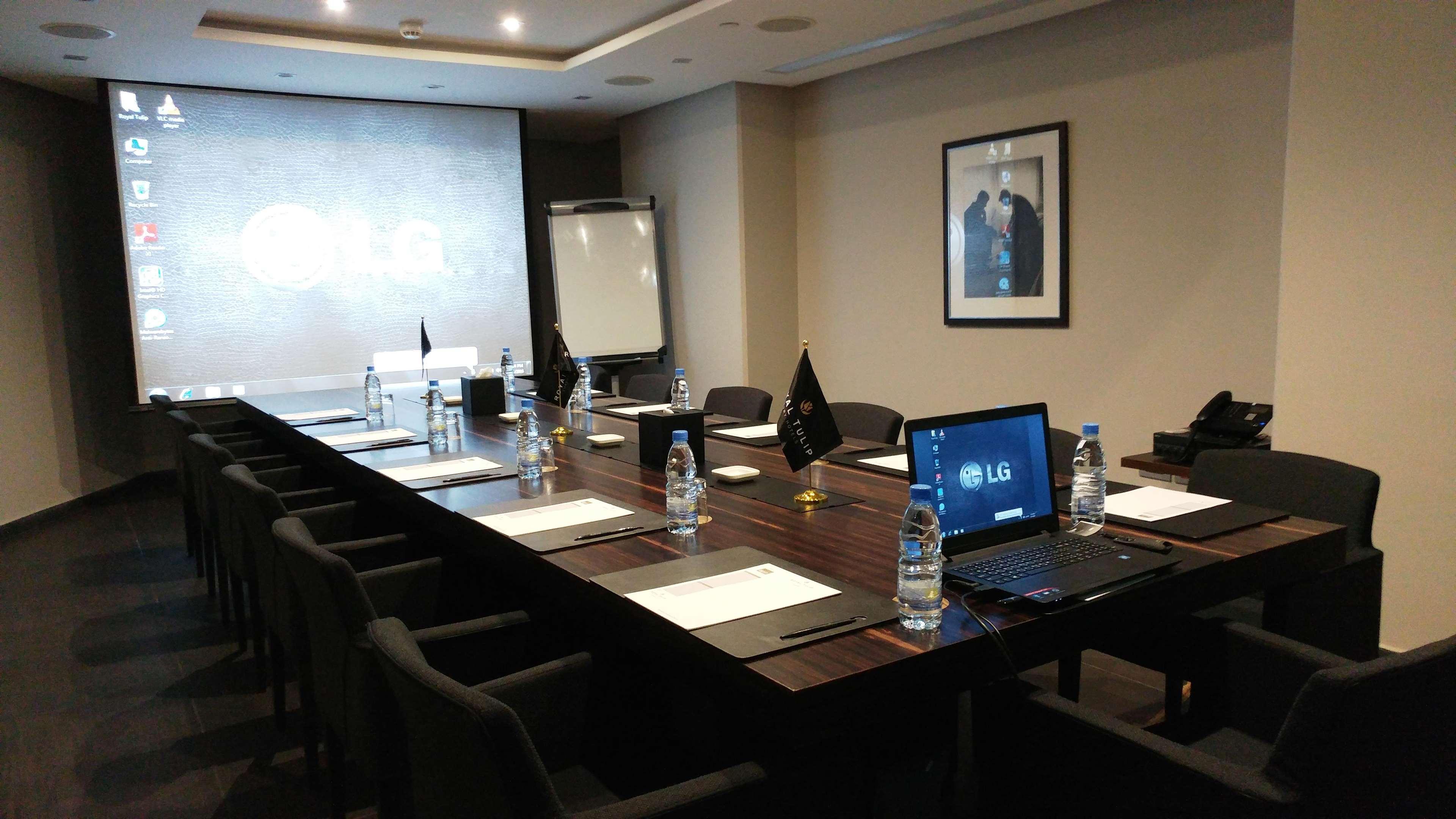 Royal Tulip Achrafieh Hotel Beirut Ngoại thất bức ảnh