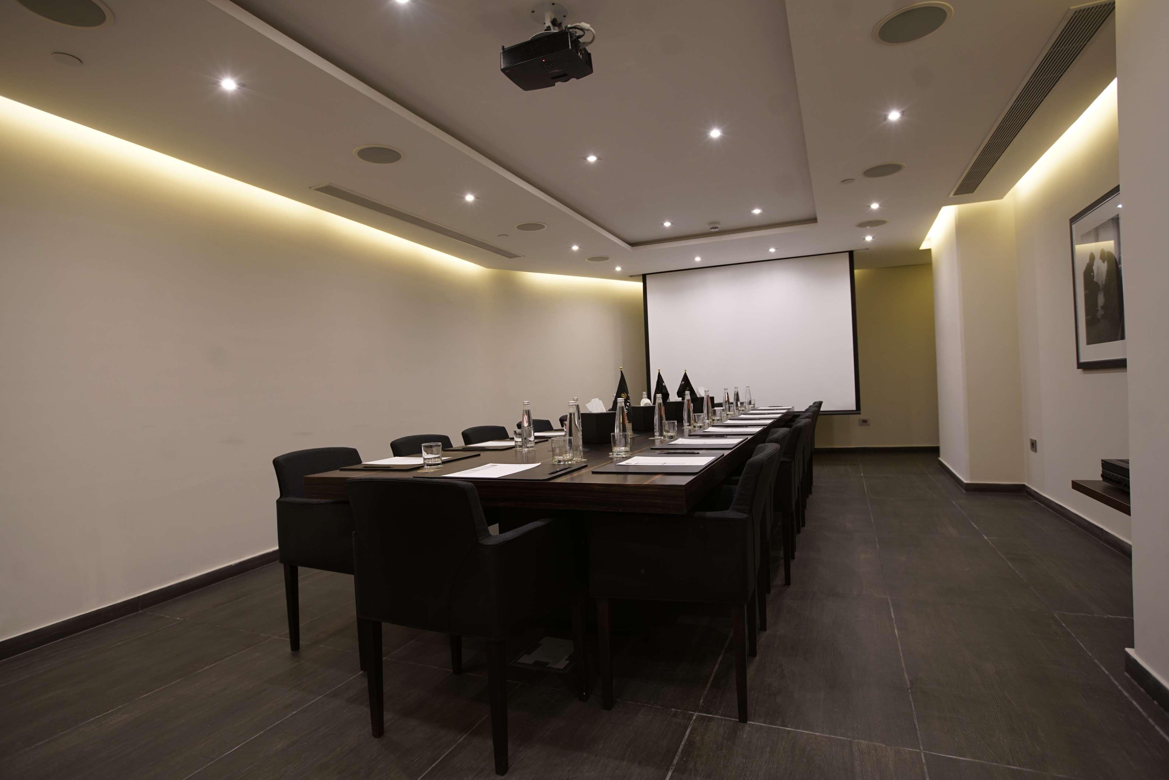 Royal Tulip Achrafieh Hotel Beirut Ngoại thất bức ảnh